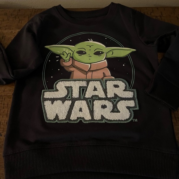 2 Star Wars Sweatshirts - Picture 6 of 8